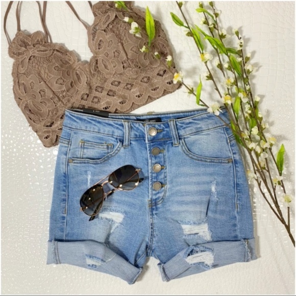 Button fly denim cut off shorts - Picture 3 of 4